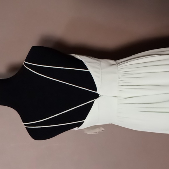 David's Bridal Crinkle Chiffon Honeydew Dress w Embellishments Size 8 - Picture 8 of 9